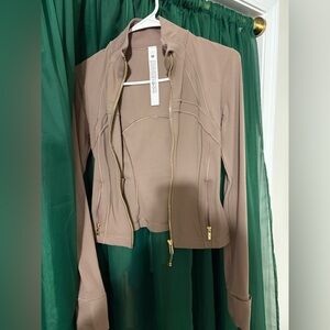 Lulu Cropped Define Jacket Taupetastic